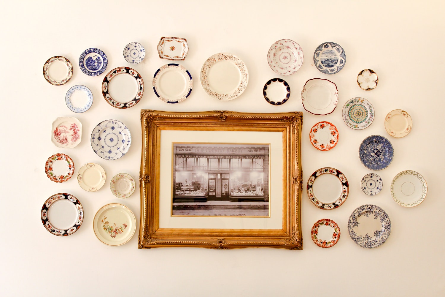 The Best Plate Display Stands