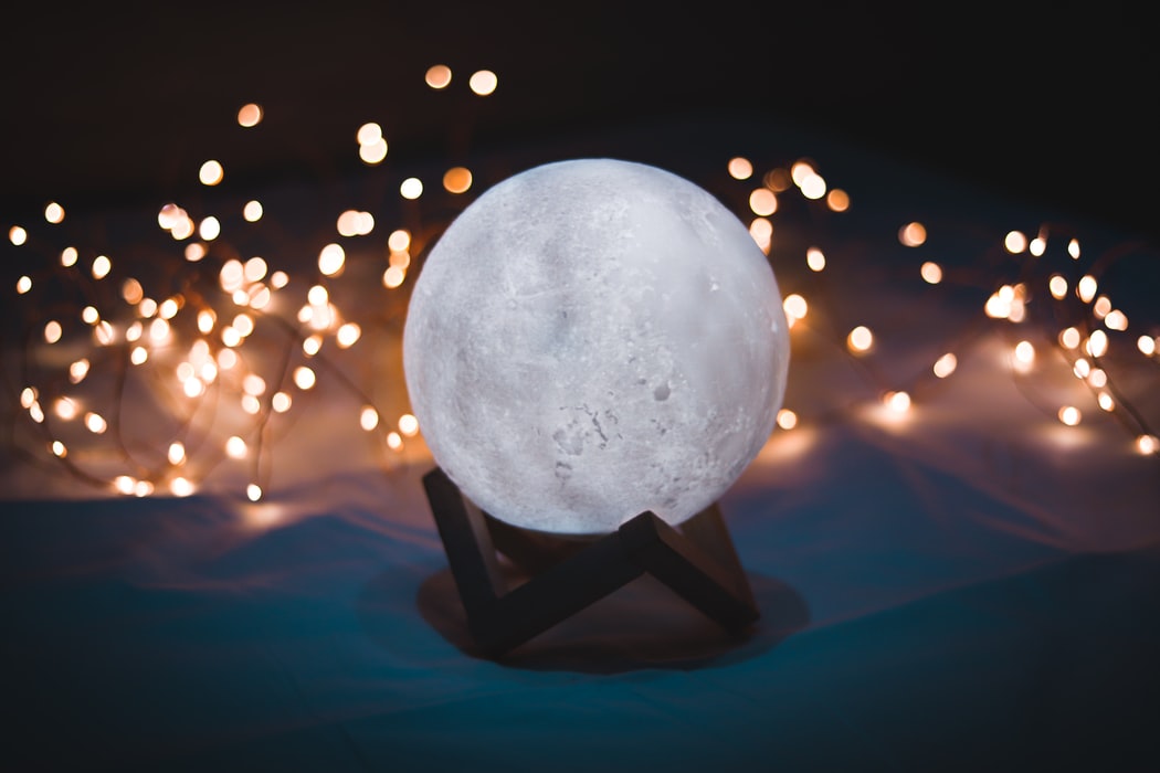 The Best Moon Lamps