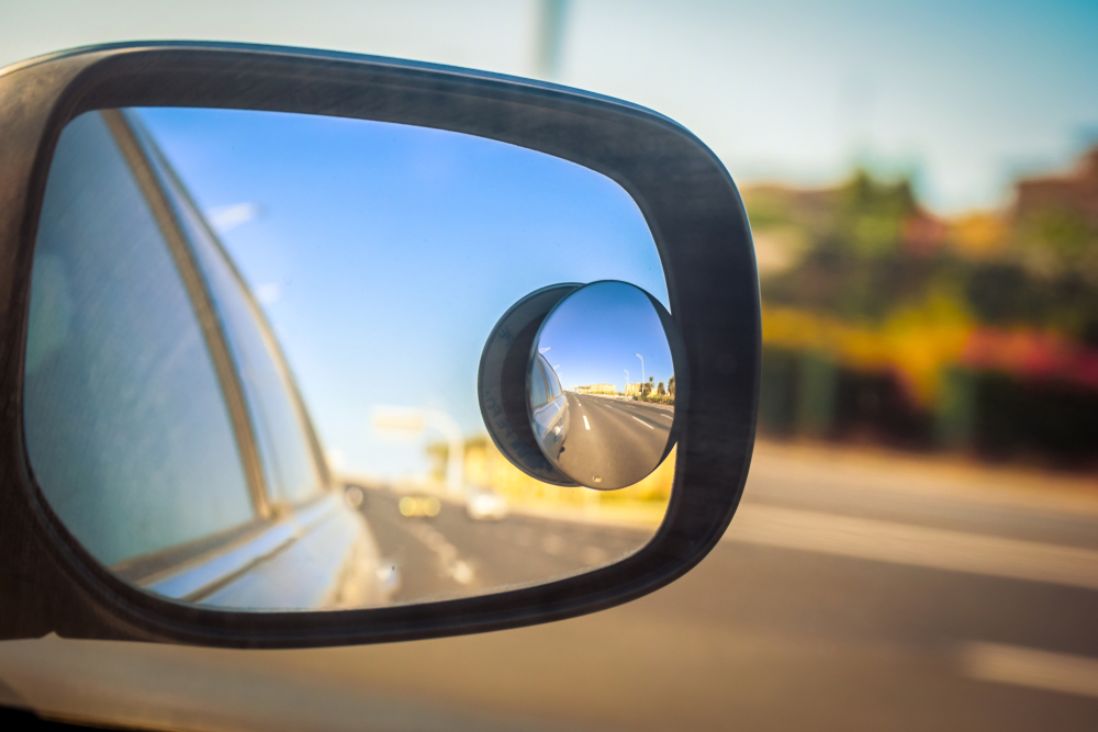 The Best Blind Spot Mirrors for Your Car